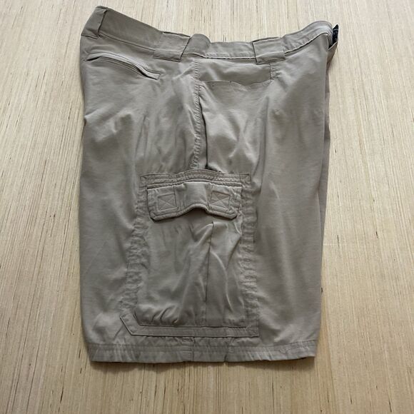 Eddie Bauer Mens size 38 Beige Cargo Shorts Chino Hiking Camp Stretch Outdoors - Picture 5 of 8